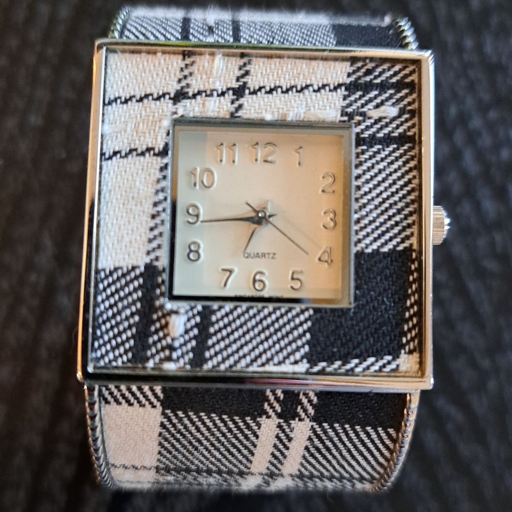Plaid Pattern Square Face Watch